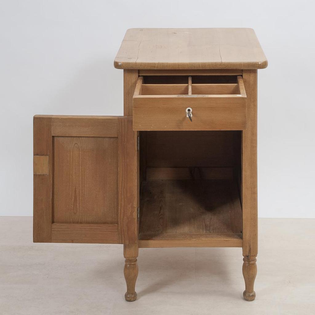 Beistelltisch mit Schublade | Grosslager Antik Vehrs